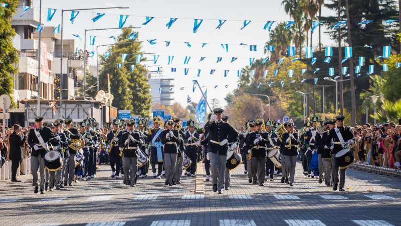 Orgullo en marcha: San Martín celebró el 25 de Mayo con un multitudinario y emotivo desfile patrio